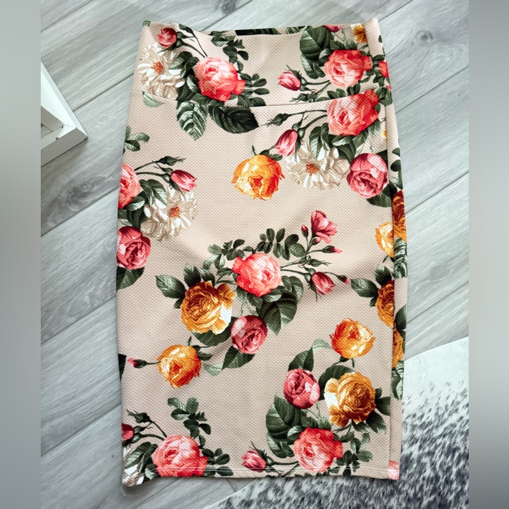 Lularoe Cassie Pencil Skirt, Western Floral, Size Small - Cowgirl Couture - Picture 4 of 4